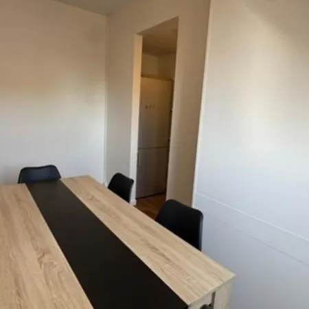 Confort Gare De 5 * كومبيينْيِ
